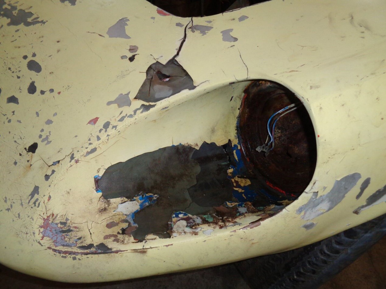 Left front headlight before restoration